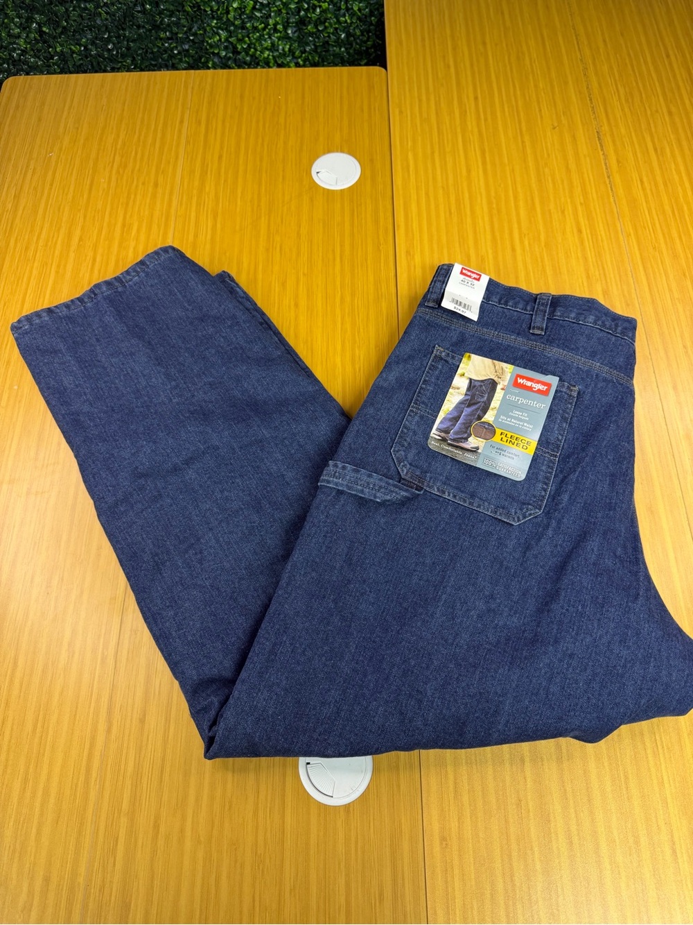 NWT Men’s Wrangler Fleece Lined Carpenter Loose Fit Blue Jeans 40x32